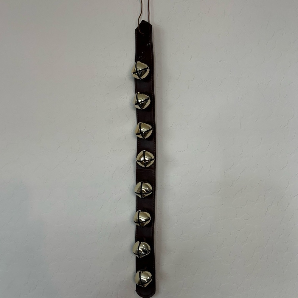 Vintage SLEIGH BELLS On 23” Leather Strap 8 Jingle Bells (2”) Original